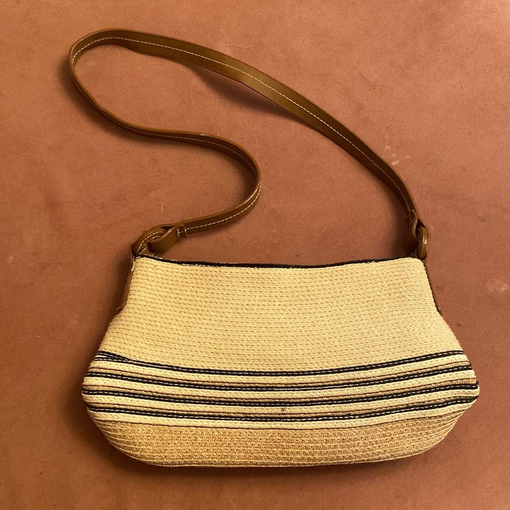 FREE WITH BUNDLE! Straw St. John’s Bay purse